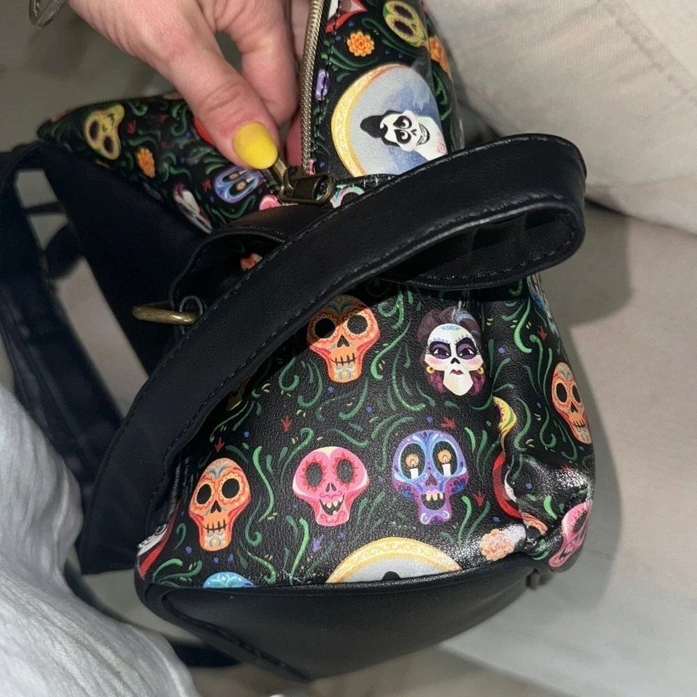 Loungefly Disney Pixar Coco Skulls Mini Backpack dia de los muertos halloween